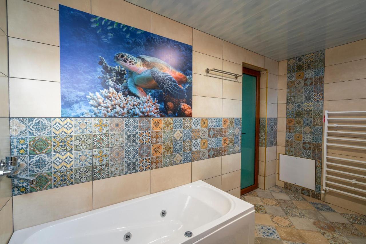 Family Hotel Preslav エクステリア 写真